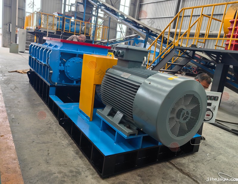处理钢渣设备价格多少？推荐成砂率高的强力分级破碎机