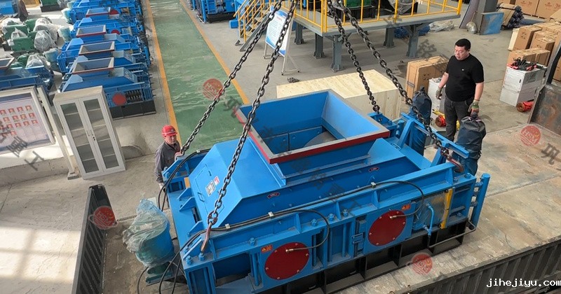 液压对辊破碎制砂机