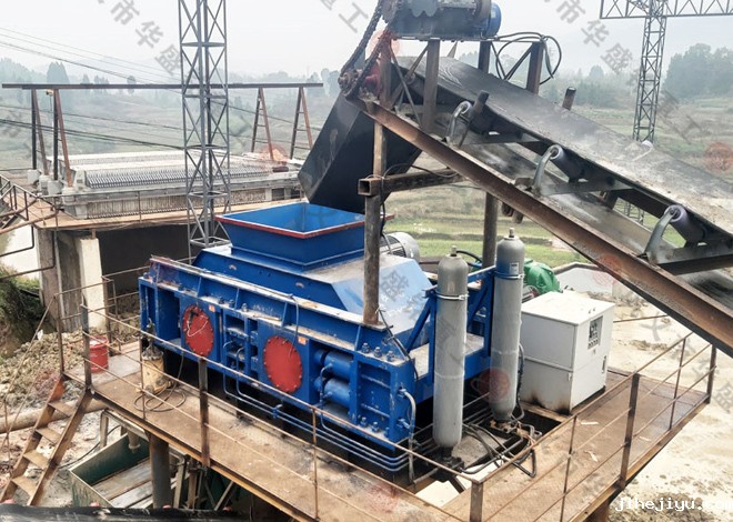 1212型全自动液压taptap手机下载安装安装现场