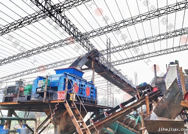 珍珠岩制砂机生产现场