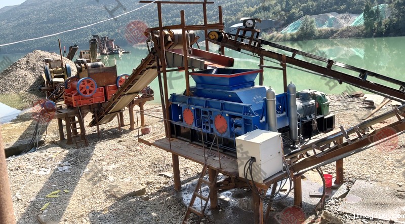 大型液压taptap手机下载安装安装现场